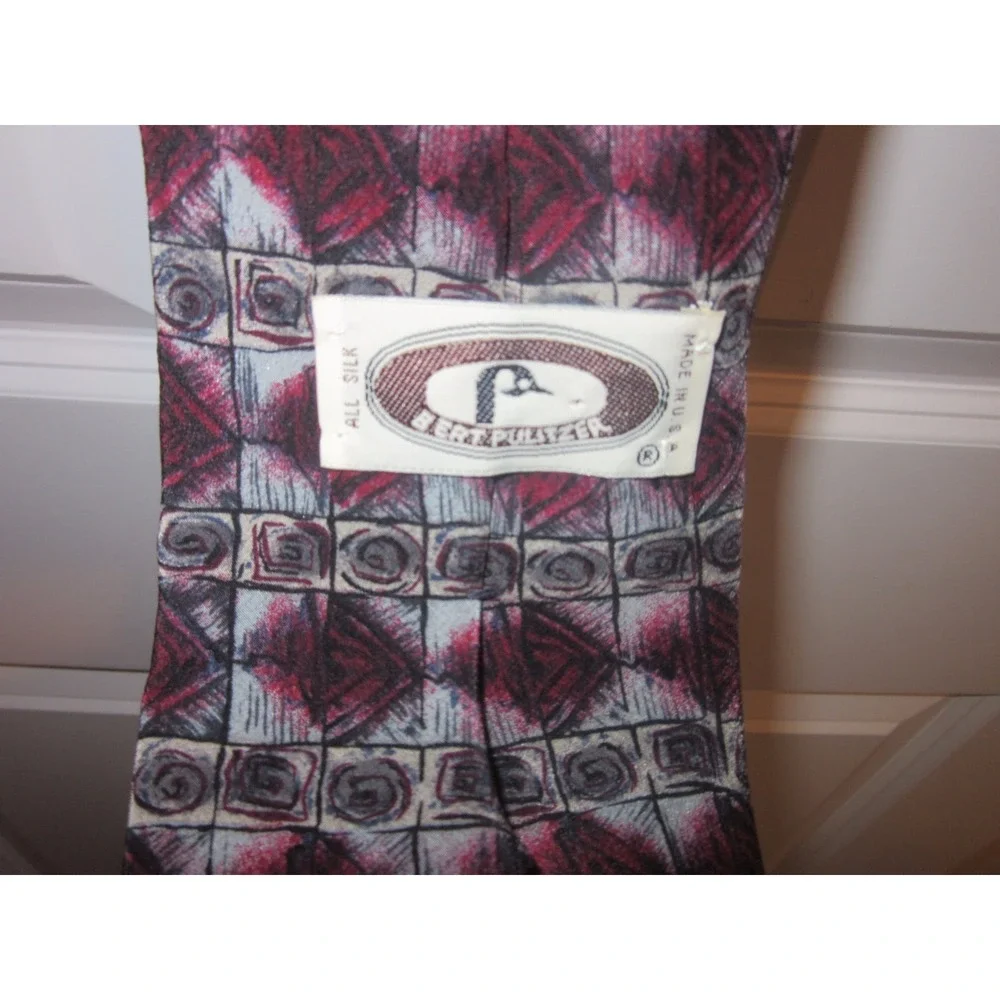 Bert Pulitzer maroon gray  Geometric Mens Necktie Tie 100% Silk 58